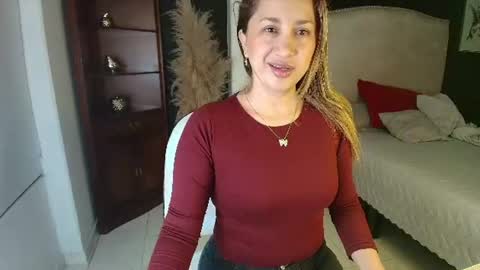 Snapshot of sheryl_jones chatting on July 13, 10:18 am sheryl_jones online show from July 13, 10:18 am