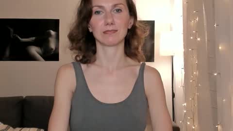 shesleepsnaked online show from February 5, 6:23 pm