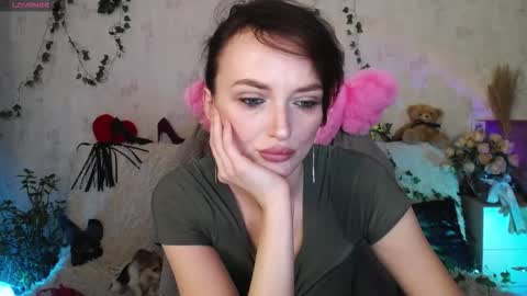 Snapshot of sheslike_firstlove chatting on November 26, 6:09 pm Vanessa online show from November 26, 6:09 pm