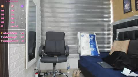 Snapshot of sheyla__ebony chatting on May 15, 11:39 am sheyla__ebony online show from May 15, 11:39 am