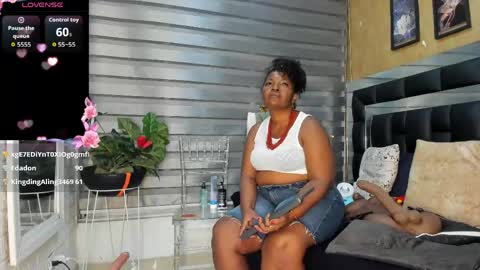 Snapshot of sheyla__ebony chatting on June 9, 12:11 am sheyla__ebony online show from June 9, 12:11 am