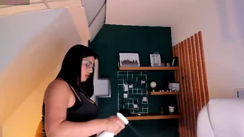 Sheyla online show from July 5, 4:25 pm