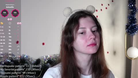 Snapshot of shickshackshock chatting on December 24, 1:17 pm Iris online show from December 24, 1:17 pm