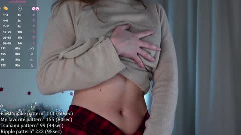 Snapshot of shickshackshock chatting on December 28, 4:20 pm Iris online show from December 28, 4:20 pm