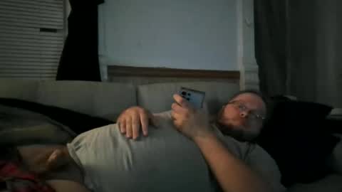 Snapshot of shifty885 chatting on December 2, 5:59 am shifty885 online show from December 2, 5:59 am