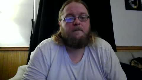 Snapshot of shifty885 chatting on December 21, 2:09 am shifty885 online show from December 21, 2:09 am