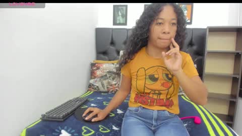 Snapshot of shira_sexylove chatting on September 13, 11:59 pm shira_sexylove online show from September 13, 11:59 pm