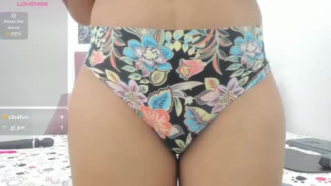 Snapshot of shira_sexylove chatting on October 16, 12:11 am shira_sexylove online show from October 16, 12:11 am