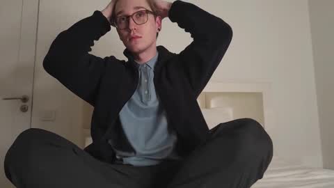 Matthew online show from March 1, 9:39 pm