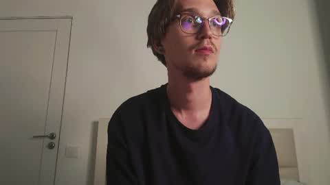 Snapshot of shirizo chatting on August 9, 6:24 pm Matthew online show from August 9, 6:24 pm
