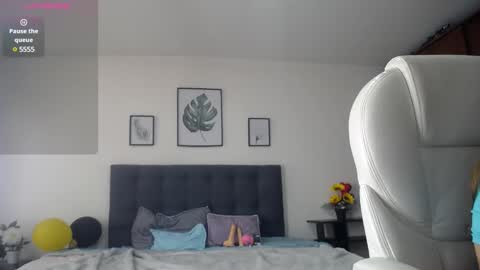 Snapshot of shirly_vannicelli chatting on January 8, 7:03 pm shirly online show from January 8, 7:03 pm