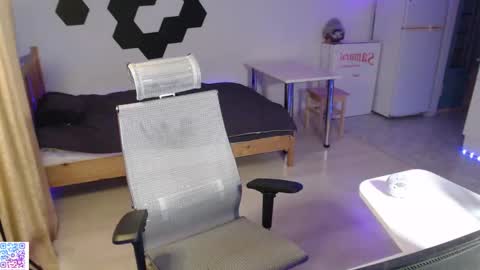 shiromy_ online show from November 25, 4:18 pm