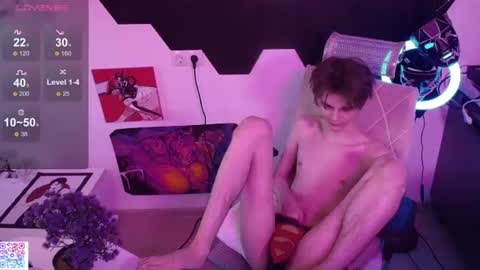 Snapshot of shiromy_ chatting on June 10, 5:45 pm shiromy_ online show from June 10, 5:45 pm