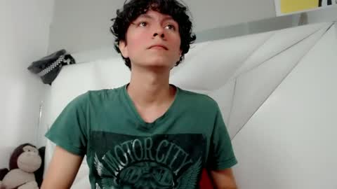 Snapshot of shirowitheb chatting on April 9, 1:27 pm SHIRO online show from April 9, 1:27 pm