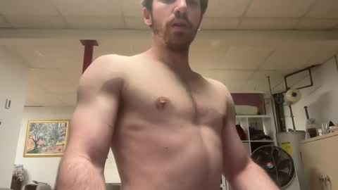 Snapshot of shirtlesshunk15 chatting on May 16, 9:24 pm shirtlesshunk15 online show from May 16, 9:24 pm