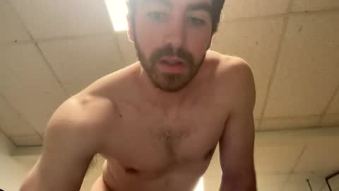 Snapshot of shirtlesshunk15 chatting on May 22, 1:35 am shirtlesshunk15 online show from May 22, 1:35 am