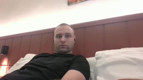 Snapshot of shmele_04 chatting on November 18, 12:20 pm shmele_04 online show from November 18, 12:20 pm