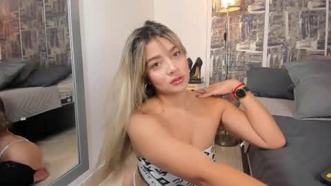 SHOFIA online show from October 17, 4:53 pm