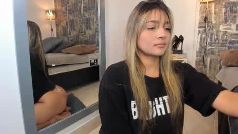 SHOFIA online show from November 11, 2:50 pm