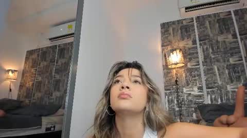 Snapshot of shofiavega chatting on June 19, 5:17 pm SHOFIA online show from June 19, 5:17 pm