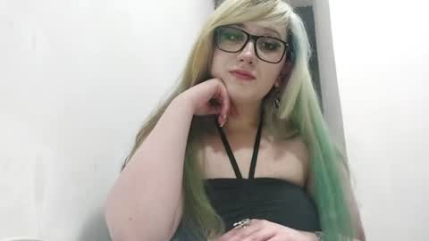 Snapshot of shondrapisani chatting on June 15, 11:29 pm shondrapisani online show from June 15, 11:29 pm