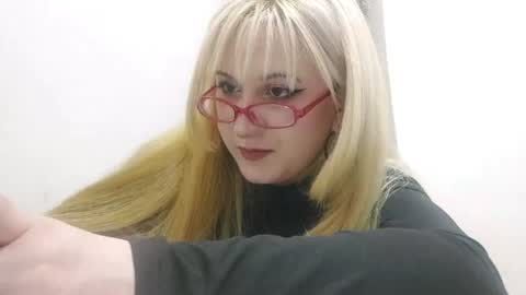 Snapshot of shondrapisani chatting on July 3, 10:27 pm shondrapisani online show from July 3, 10:27 pm