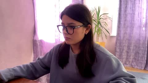 Marie online show from May 1, 2:54 pm