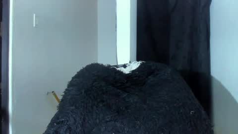 Snapshot of shooter_boy_ chatting on May 20, 4:51 am Shooter online show from May 20, 4:51 am