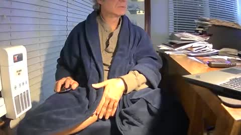 nikolas send dm for an appointment online show from December 18, 3:37 am