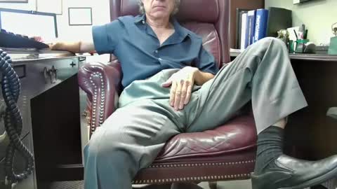 nikolas send dm for an appointment online show from September 22, 8:22 pm