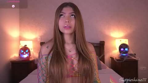 Snapshot of shopieshine chatting on October 29, 4:09 pm Sophie online show from October 29, 4:09 pm