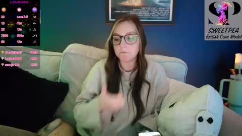 Snapshot of short_sweetpea chatting on December 4, 6:27 pm short sweetpea online show from December 4, 6:27 pm