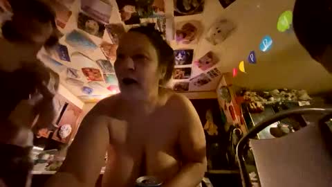 Snapshot of shorty920505 chatting on April 14, 4:51 am shorty920505 online show from April 14, 4:51 am