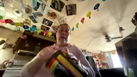 Snapshot of shorty920505 chatting on May 30, 10:29 pm shorty920505 online show from May 30, 10:29 pm