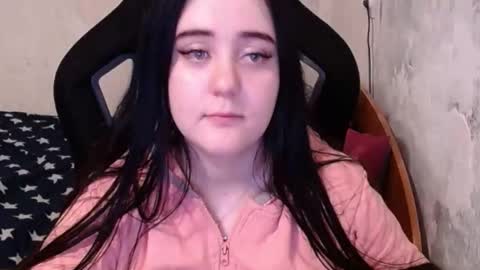 Snapshot of show_for_you chatting on December 4, 5:44 pm show_for_you online show from December 4, 5:44 pm