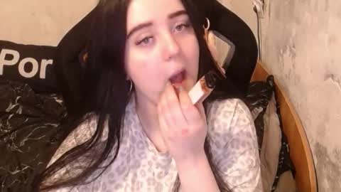 Snapshot of show_for_you chatting on October 16, 8:21 pm show_for_you online show from October 16, 8:21 pm