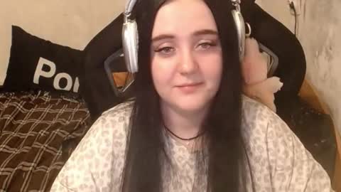 Snapshot of show_for_you chatting on November 6, 5:03 pm show_for_you online show from November 6, 5:03 pm