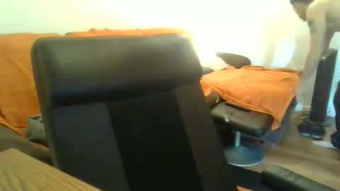 Snapshot of showherenow chatting on December 21, 7:48 am showherenow online show from December 21, 7:48 am