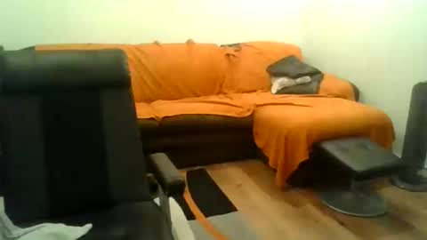 showherenow online show from February 4, 5:57 am