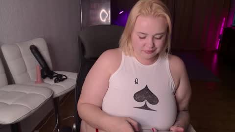 Mimi   online show from November 21, 6:06 pm