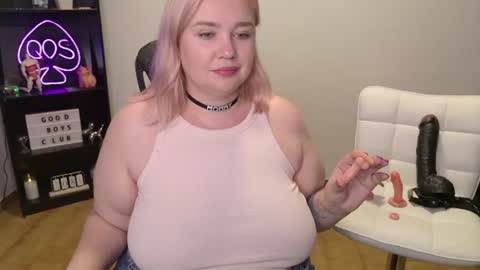 Mimi   online show from June 9, 3:01 pm