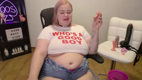 Mimi   online show from June 12, 9:46 pm