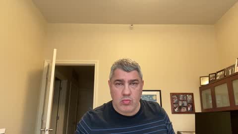 Snapshot of showmet chatting on March 4, 8:49 pm Chicago Guy online show from March 4, 8:49 pm