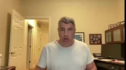 Snapshot of showmet chatting on September 20, 10:00 pm Chicago Guy online show from September 20, 10:00 pm