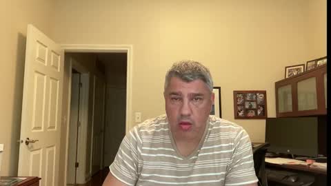 Snapshot of showmet chatting on September 21, 10:22 pm Chicago Guy online show from September 21, 10:22 pm