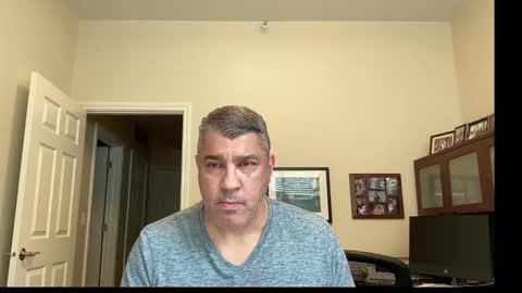 Snapshot of showmet chatting on October 18, 7:14 pm Chicago Guy online show from October 18, 7:14 pm