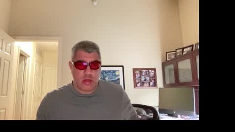 Snapshot of showmet chatting on January 17, 4:17 am Chicago Guy online show from January 17, 4:17 am