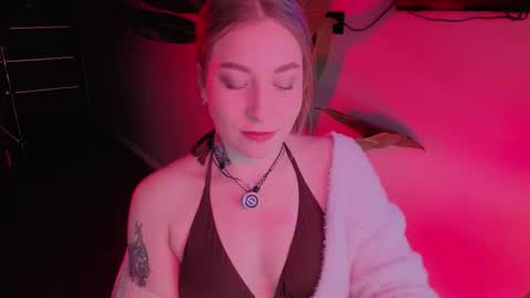 Snapshot of showmeyourfetish chatting on June 2, 4:36 am ShowmeYourfetish online show from June 2, 4:36 am