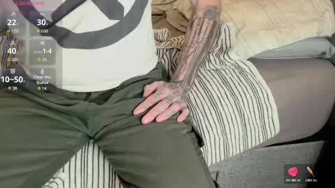 Snapshot of showoffjay46 chatting on September 20, 12:39 pm showofjay online show from September 20, 12:39 pm