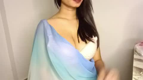 shreya_0 online show from April 30, 8:57 pm
